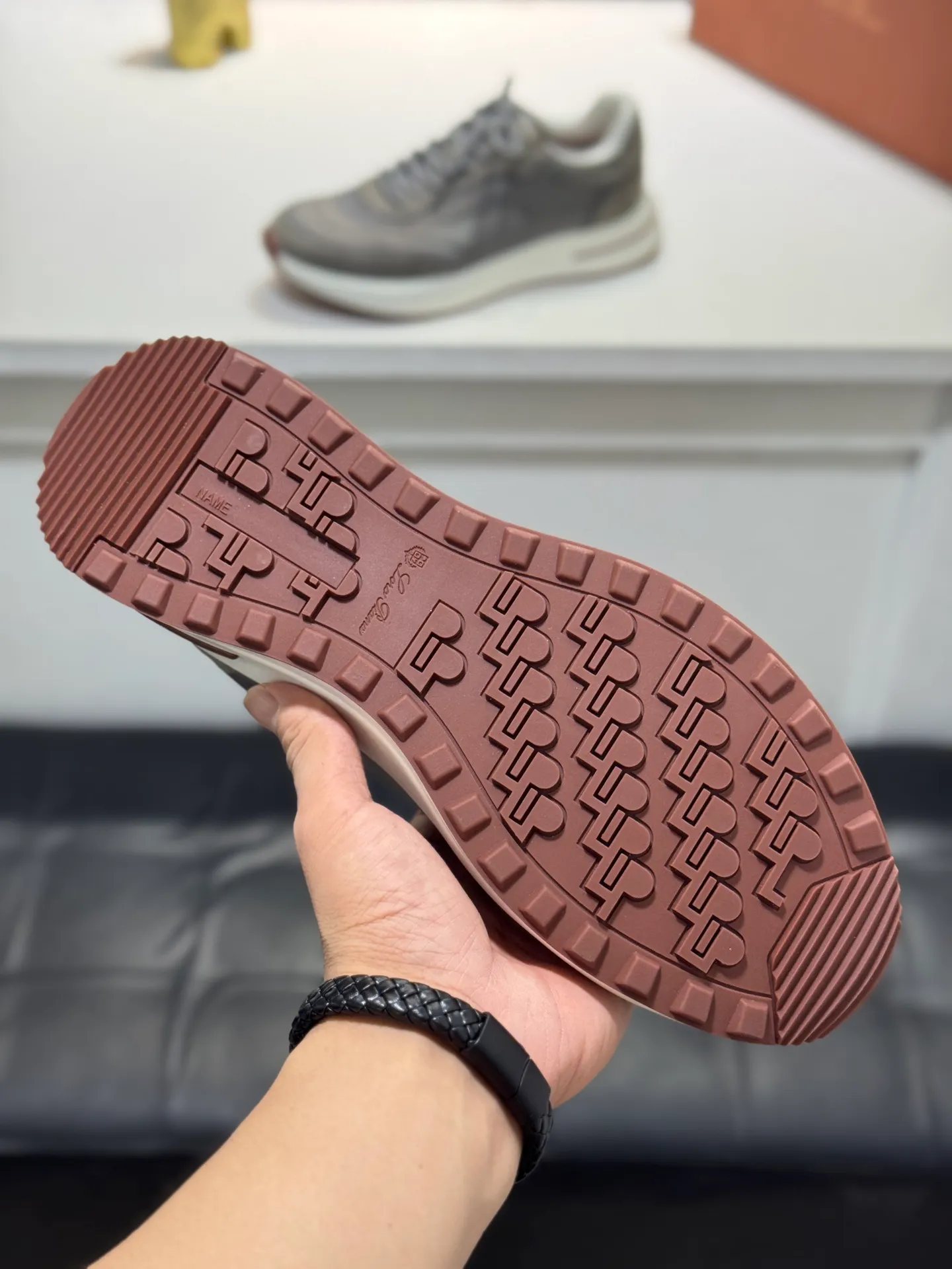 Men's men's shoes 💰440 [New style] 🪳🪳loro piana/LP material: The upper is made of umbrella cloth for routing. Anti-velvet fabric is wrapped on the front and back to ensure stability. The rear is equipped with a cushion to improve wearing comfort. Breathable mesh shoes. Stretch cloth lining𥚃. Latex mesh insole. TPU outsole. Code number: 38-44 (45 customized